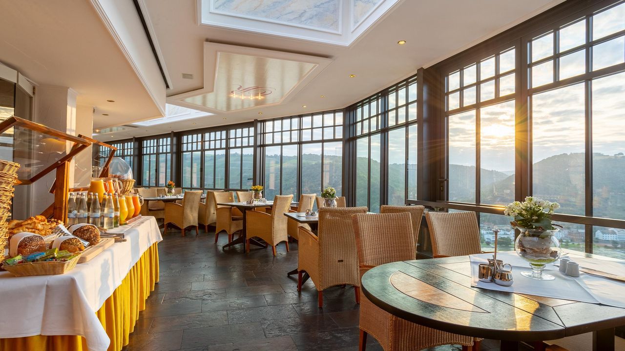 Frühstück im Wintergarten Frühstück im Wintergarten